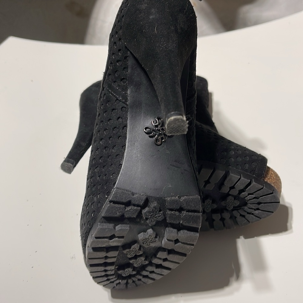 Simple Vera Open Toe Booties - image 3